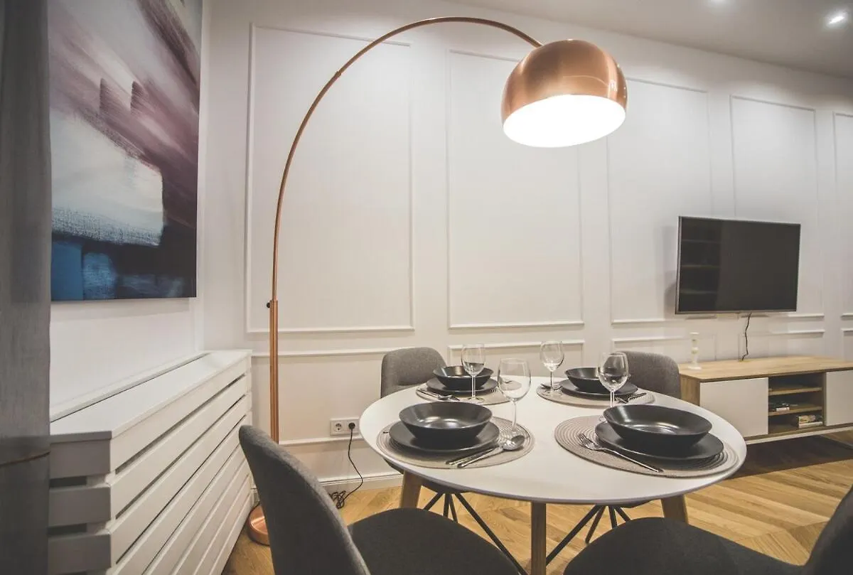 Διαμέρισμα Stylish Comfy Suite W Balcony In Downtown Βουδαπέστη