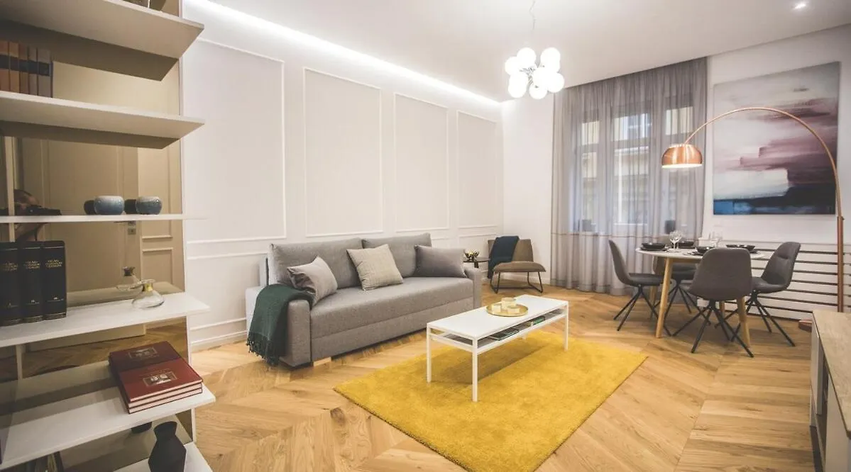 Stylish Comfy Suite W Balcony In Downtown Βουδαπέστη