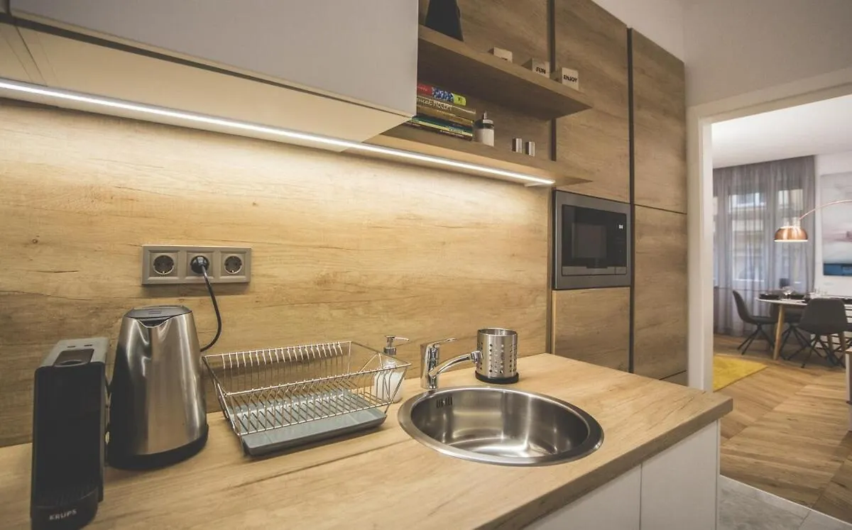 Stylish Comfy Suite W Balcony In Downtown Βουδαπέστη 0*,  Ουγγαρία