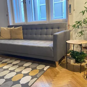 Downtown W18 Apartment