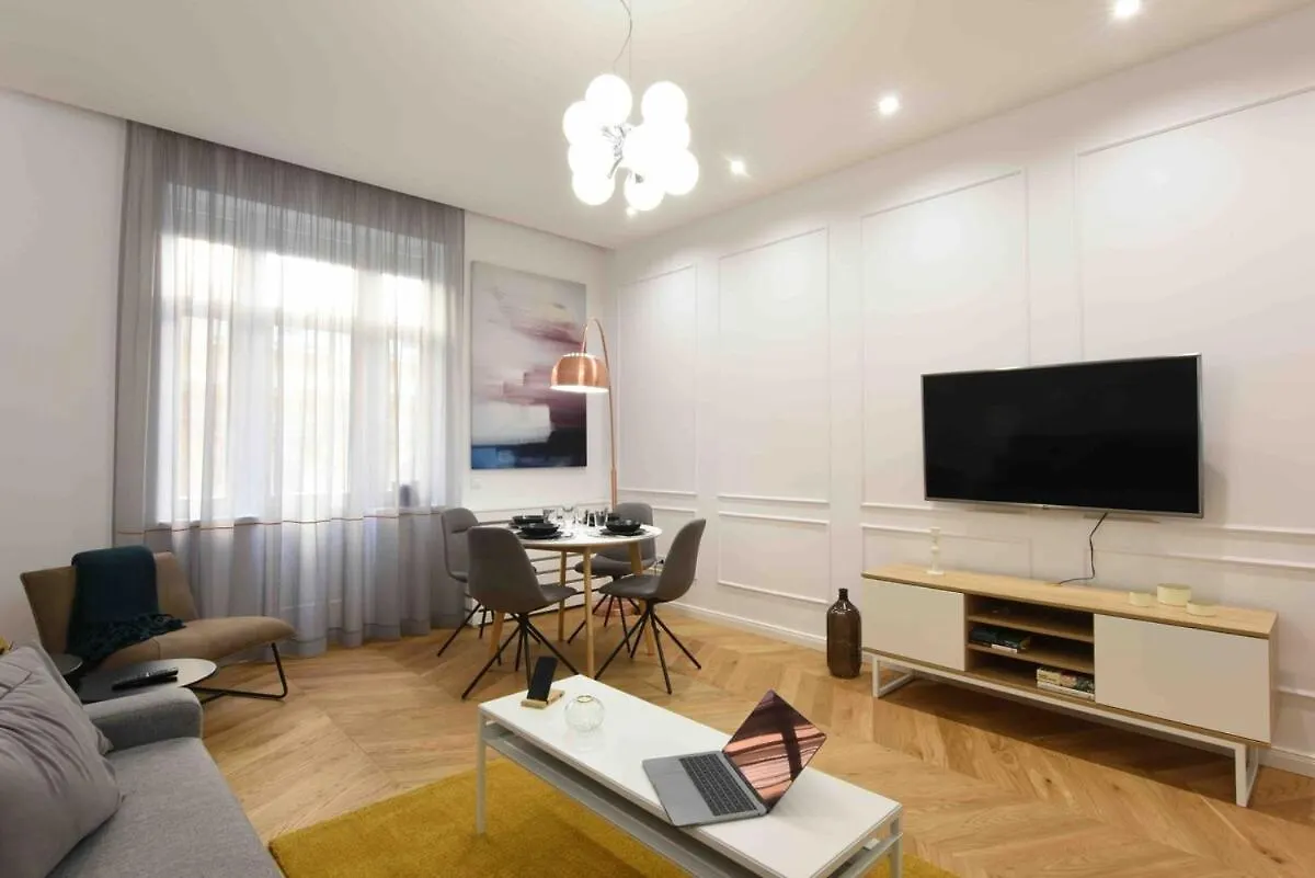 Stylish Comfy Suite W Balcony In Downtown Budapest 0*,  Ungarn